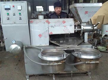 大型榨油機(jī)